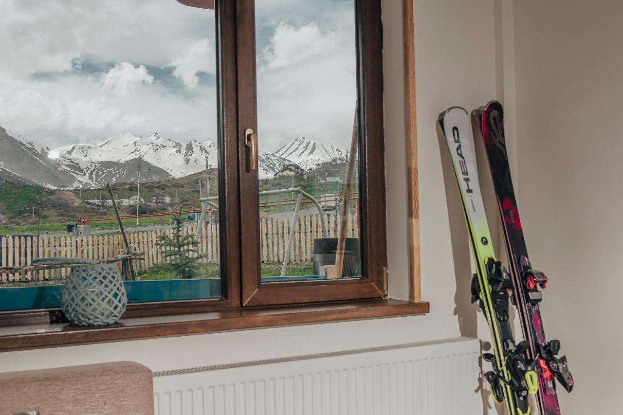 Ski House Bluebird Гудаури Екстериор снимка