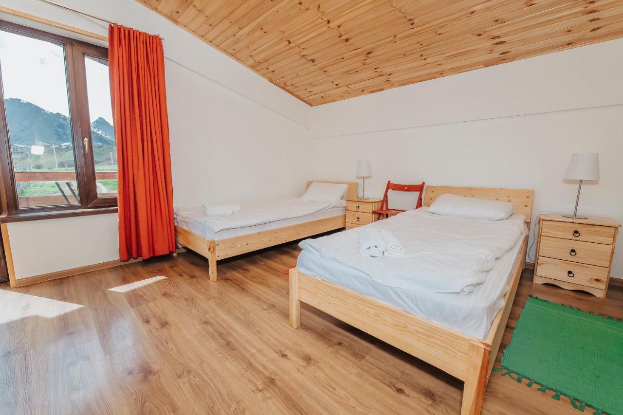 Ski House Bluebird Гудаури Екстериор снимка